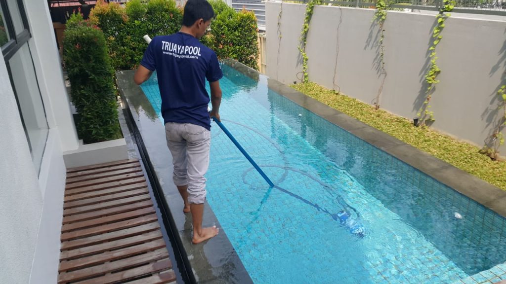 Cara Merawat Kolam Renang Tanpa Kaporit