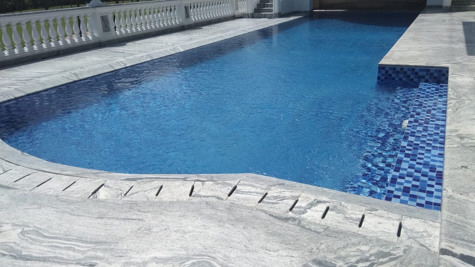 jasa perawatan kolam renang palembang