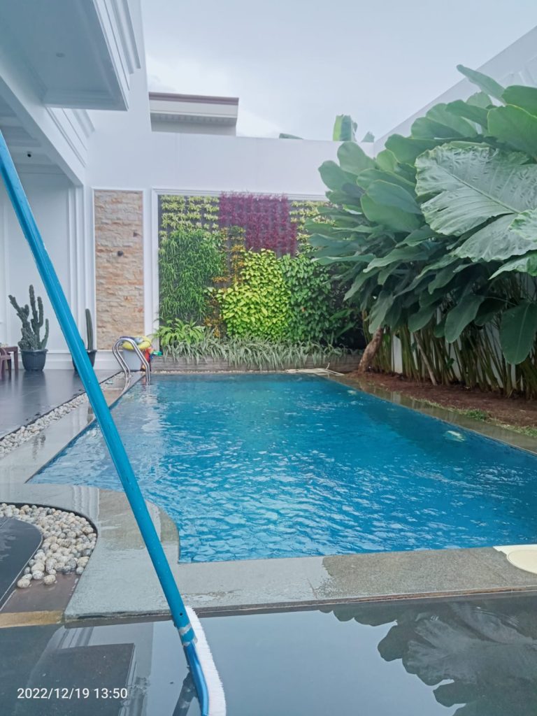 Cara Membersihkan Kolam Renang Berkabut Dengan HCl