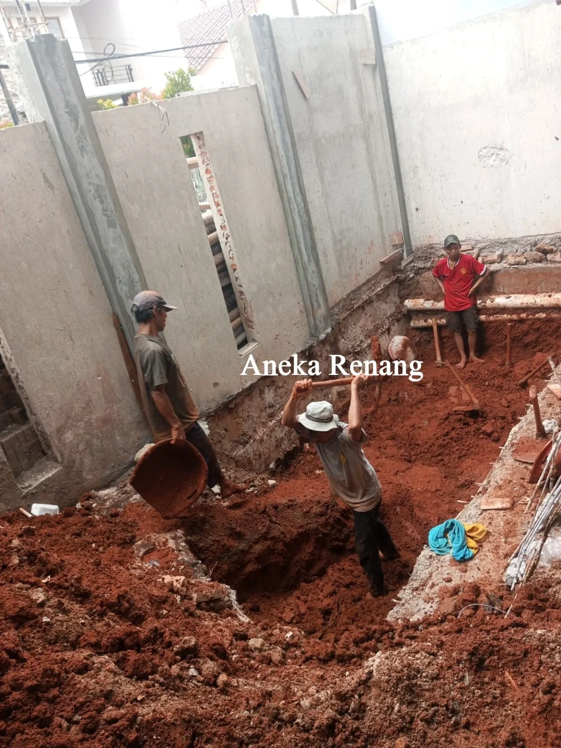 Penggalian Kolam Renang di Area Sempit: Solusi Efisien untuk Rumah Minimalis dan Indoor Pool